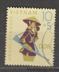 1968 ГДР марка (Вьетнамская помощь, оружие) Гашеная №1371